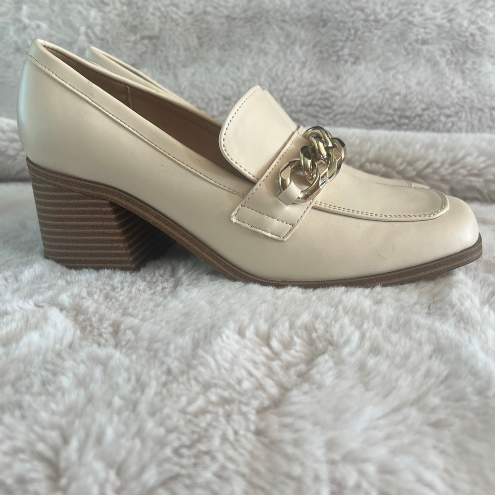 NIB Women's Nine West Char Ivory Loafers with Gold Chain Size 7.5 - Picture 10 of 10